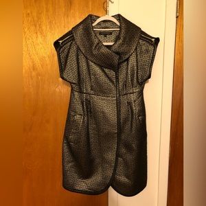 Gorgeous Cynthia Steffe Gold Sleeveless Coat Jacket